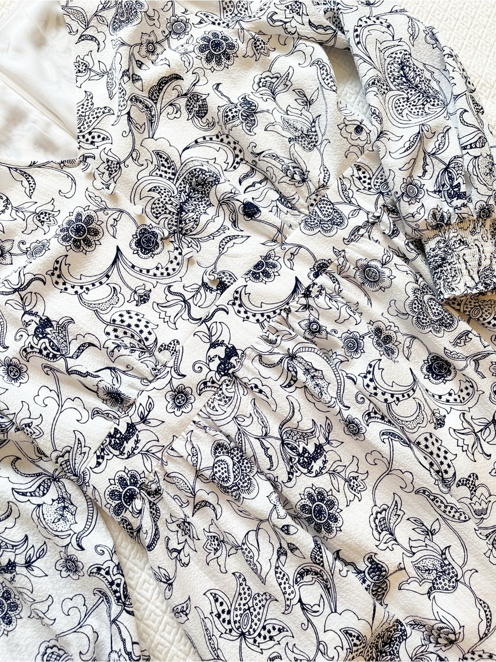 Talbots Smocked Blue and White Flowy Stencil Floral Dress Size 14 - Picture 12 of 14
